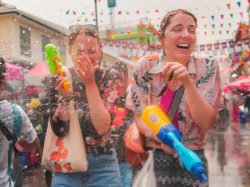 جشن واقداه‌آر (Vardavar) – فستیوال آب و شادی